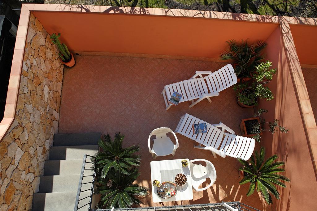 Adriana Casa Vacanze Mare Etna Sicilia Acireale Buitenkant foto